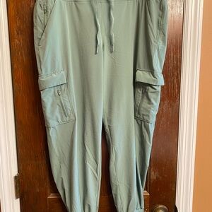 all in motion Light Sage Cargo Jogger Pants